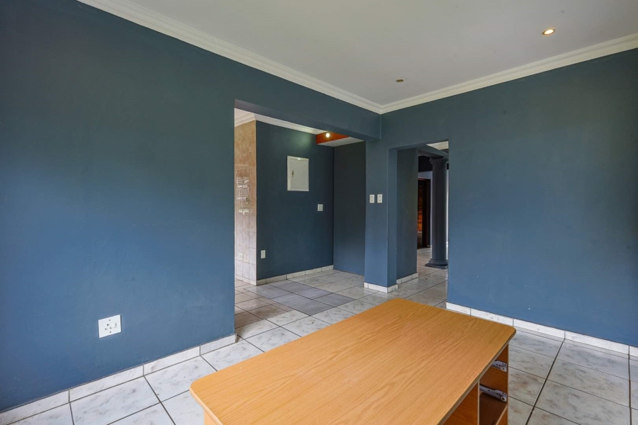 To Let 4 Bedroom Property for Rent in Willow Acres Gauteng