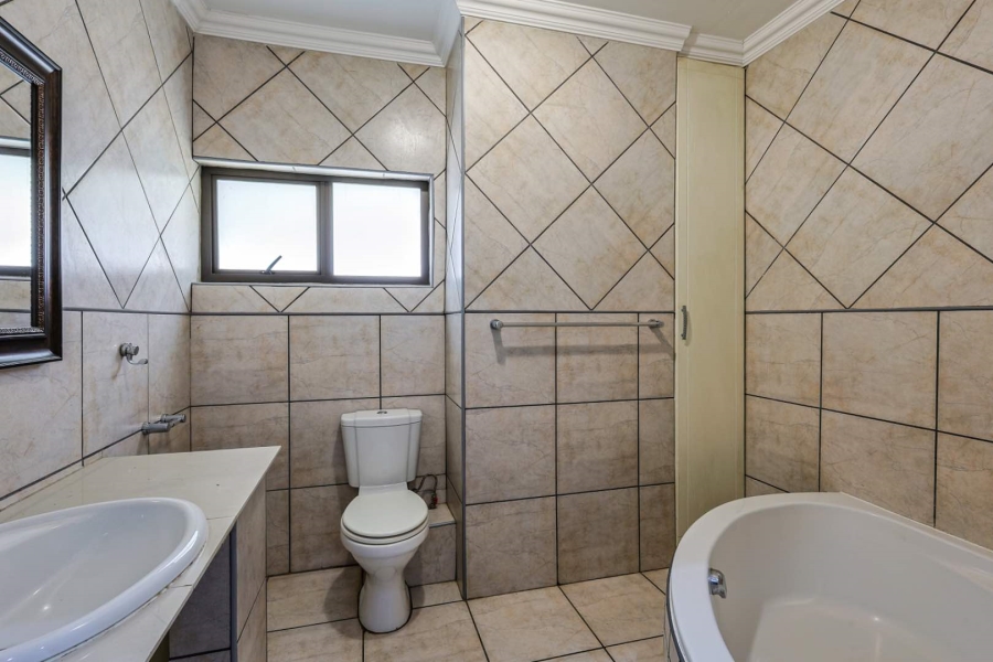 To Let 4 Bedroom Property for Rent in Willow Acres Gauteng