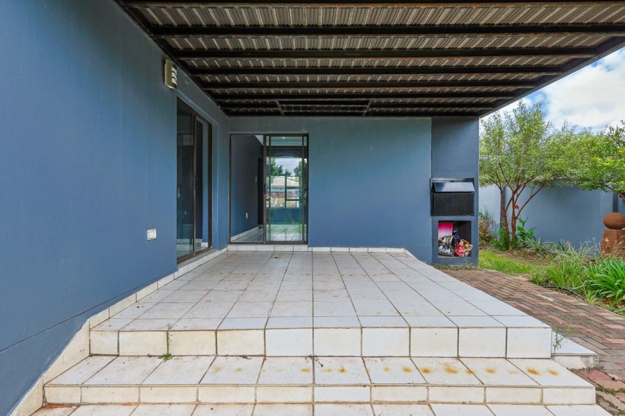 To Let 4 Bedroom Property for Rent in Willow Acres Gauteng