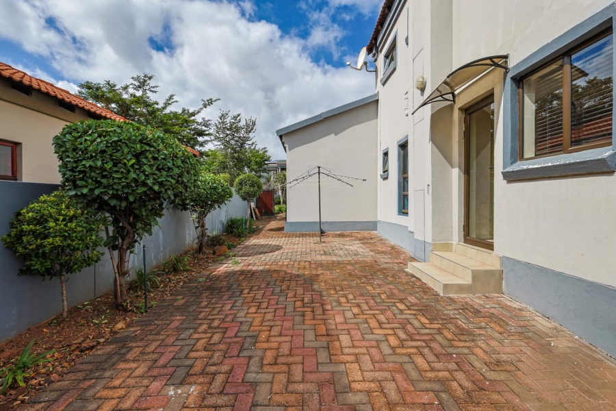 To Let 4 Bedroom Property for Rent in Willow Acres Gauteng