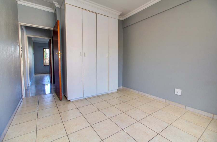 2 Bedroom Property for Sale in Willowbrook Gauteng