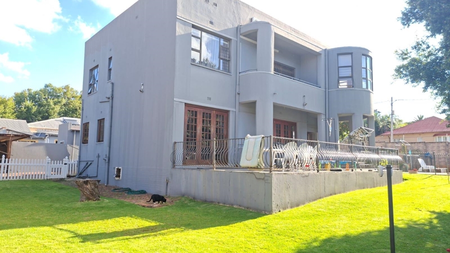 6 Bedroom Property for Sale in Sydenham Gauteng