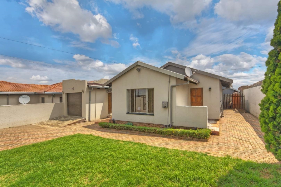 3 Bedroom Property for Sale in Kagiso Ext 8 Gauteng