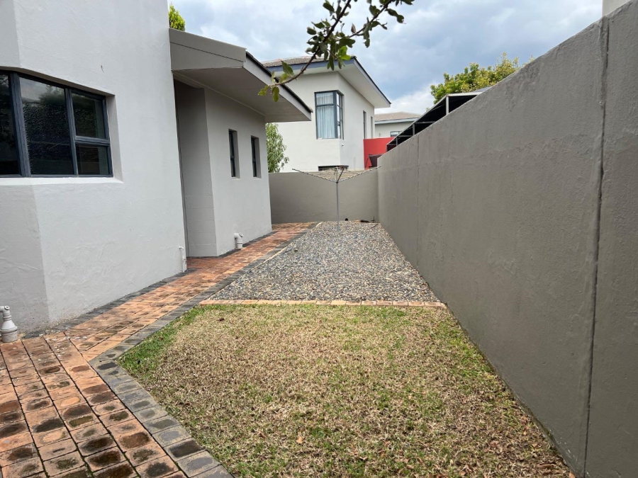 To Let 3 Bedroom Property for Rent in Lombardy Estate Gauteng