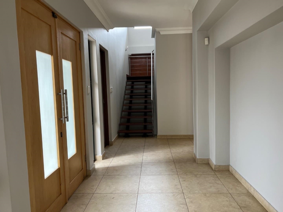 To Let 3 Bedroom Property for Rent in Lombardy Estate Gauteng