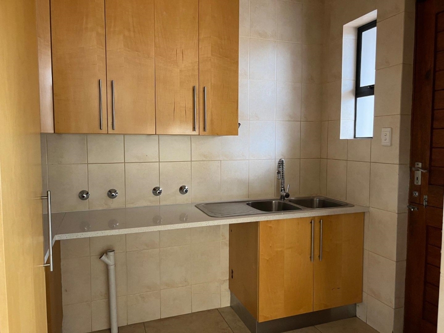 To Let 3 Bedroom Property for Rent in Lombardy Estate Gauteng