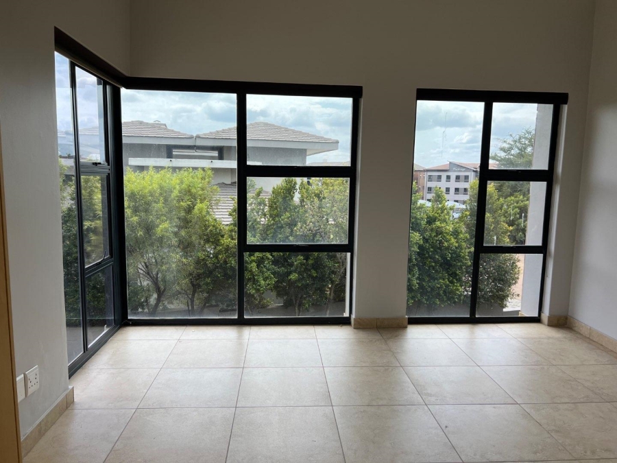 To Let 3 Bedroom Property for Rent in Lombardy Estate Gauteng