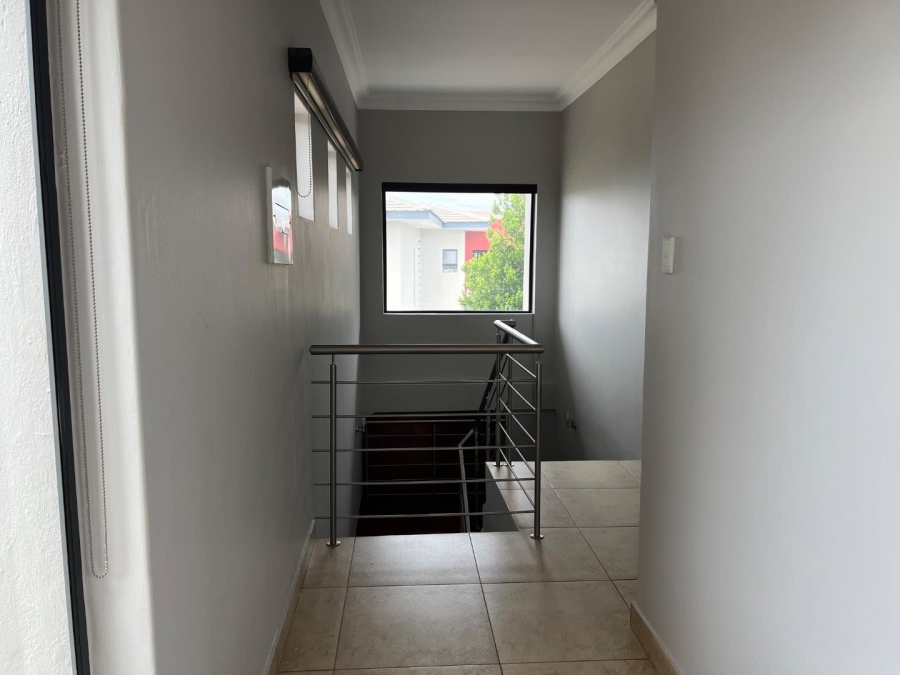 To Let 3 Bedroom Property for Rent in Lombardy Estate Gauteng