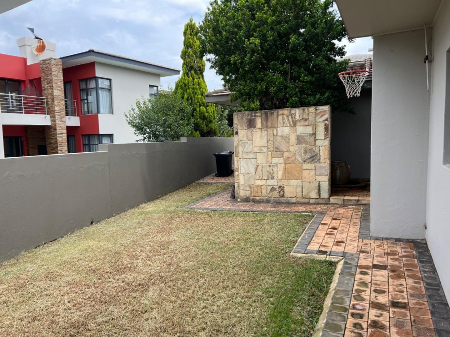 To Let 3 Bedroom Property for Rent in Lombardy Estate Gauteng