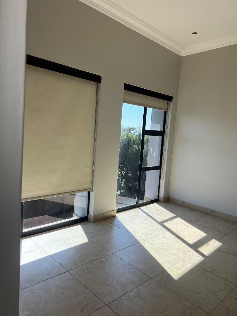 To Let 3 Bedroom Property for Rent in Lombardy Estate Gauteng