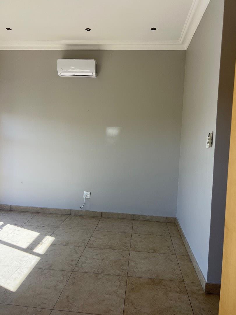 To Let 3 Bedroom Property for Rent in Lombardy Estate Gauteng