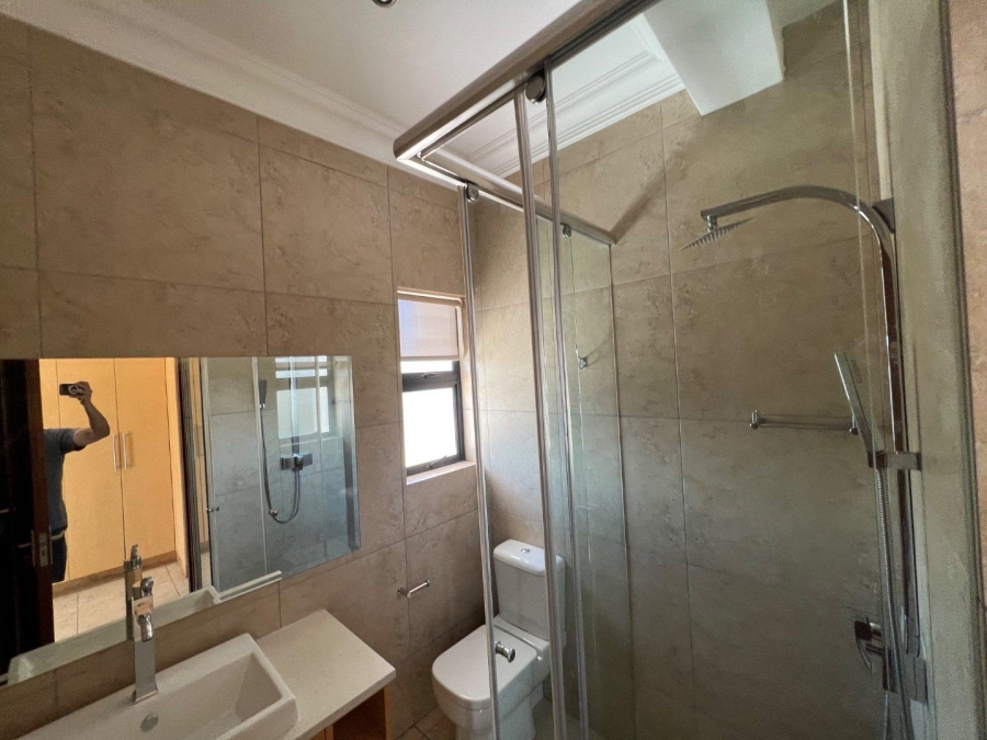 To Let 3 Bedroom Property for Rent in Lombardy Estate Gauteng