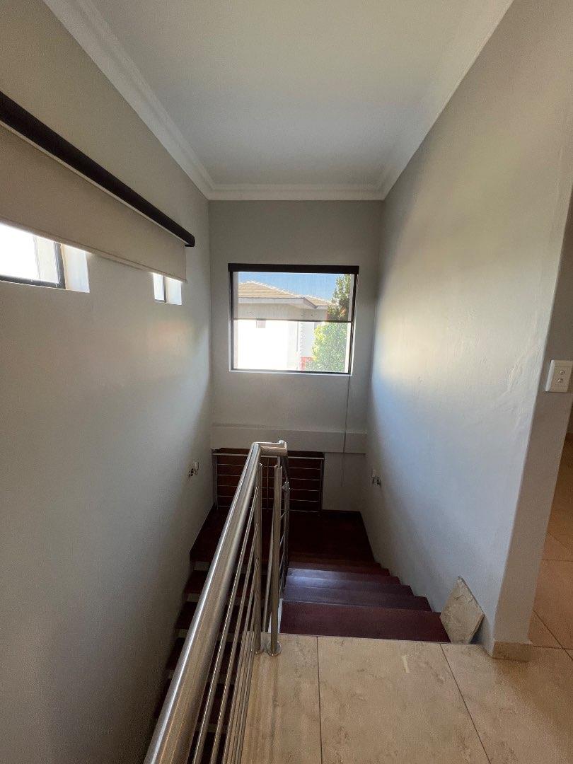 To Let 3 Bedroom Property for Rent in Lombardy Estate Gauteng