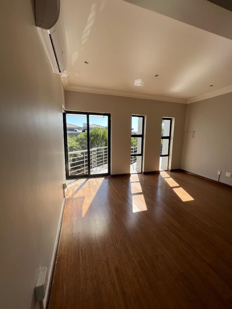 To Let 3 Bedroom Property for Rent in Lombardy Estate Gauteng