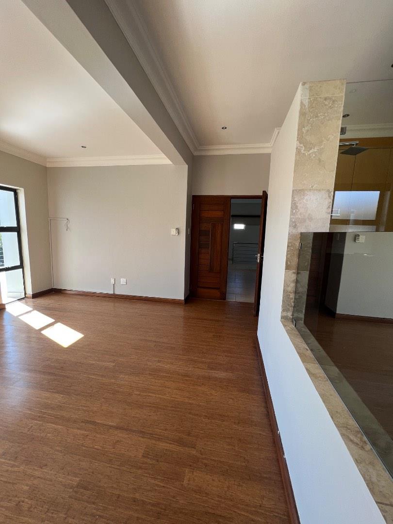 To Let 3 Bedroom Property for Rent in Lombardy Estate Gauteng