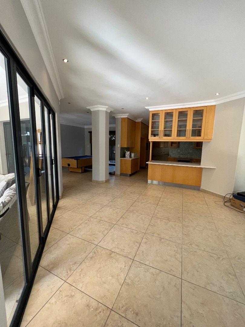 To Let 3 Bedroom Property for Rent in Lombardy Estate Gauteng