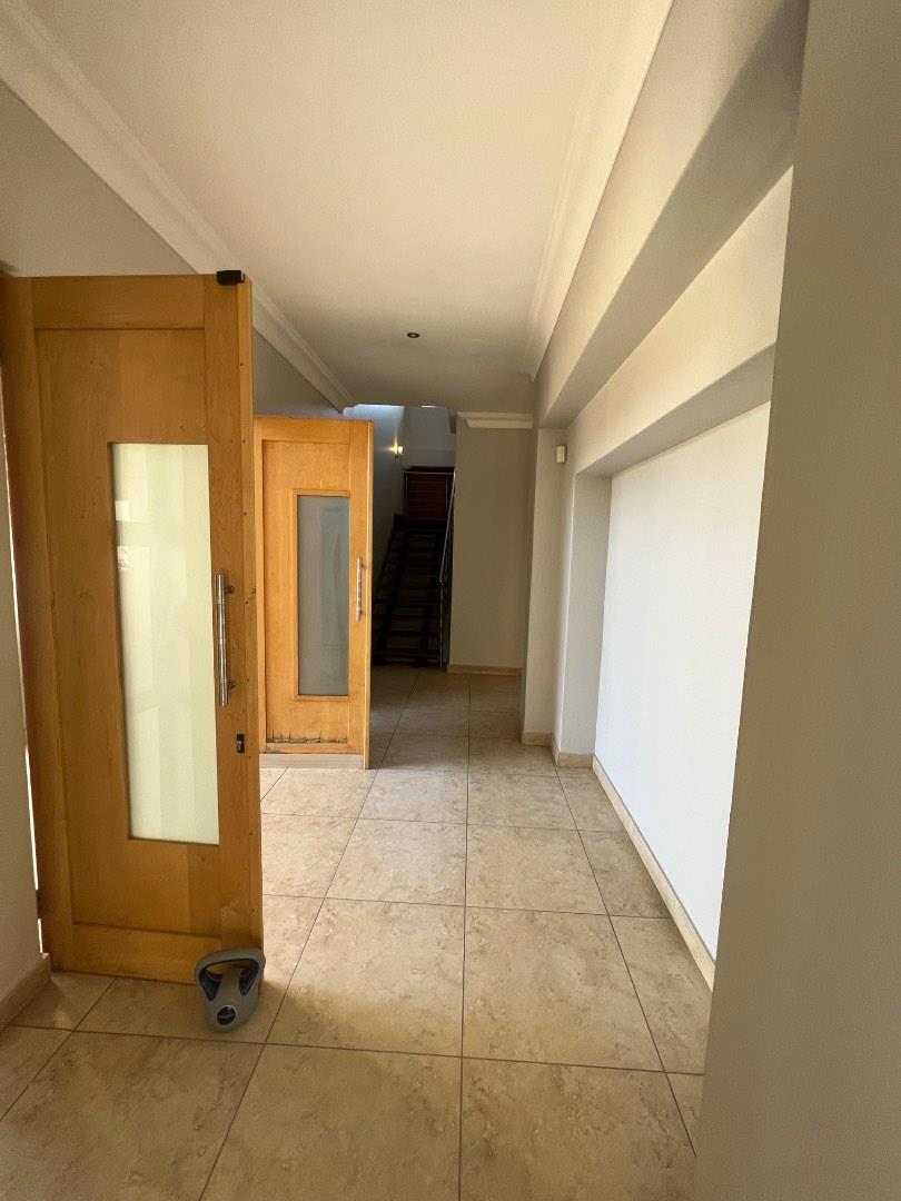 To Let 3 Bedroom Property for Rent in Lombardy Estate Gauteng