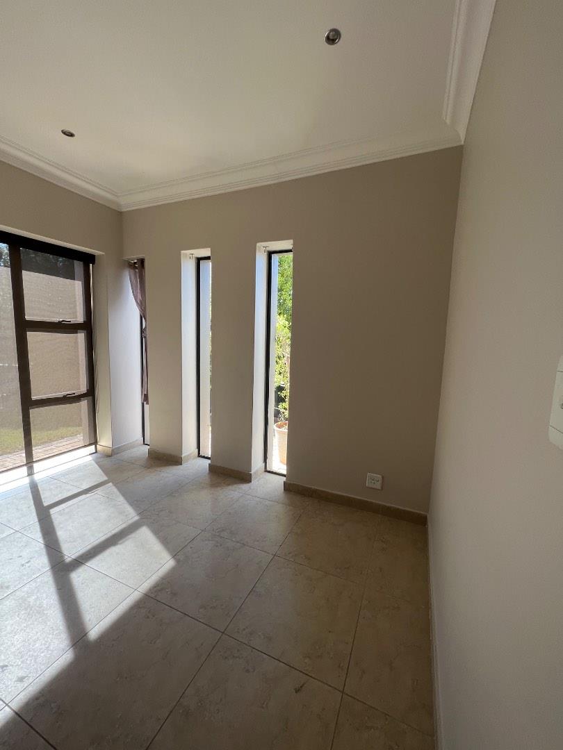 To Let 3 Bedroom Property for Rent in Lombardy Estate Gauteng