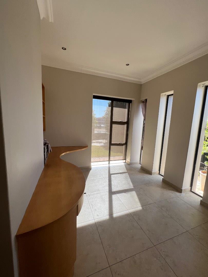 To Let 3 Bedroom Property for Rent in Lombardy Estate Gauteng