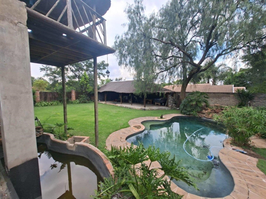 4 Bedroom Property for Sale in Buccleuch Gauteng