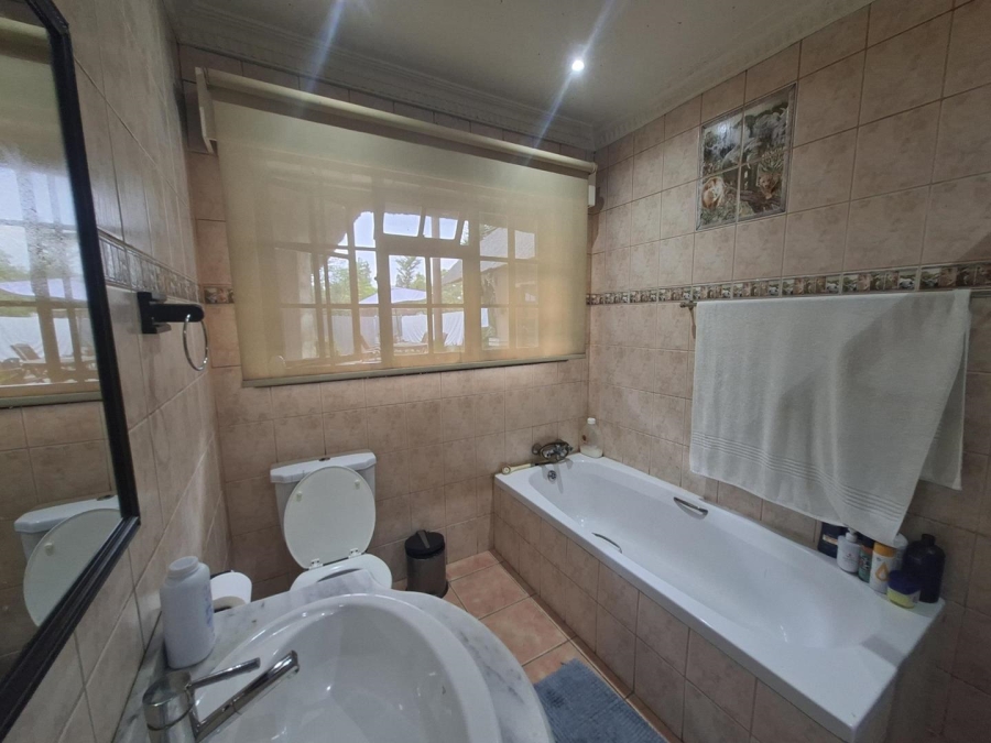 4 Bedroom Property for Sale in Buccleuch Gauteng