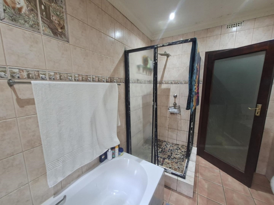 4 Bedroom Property for Sale in Buccleuch Gauteng