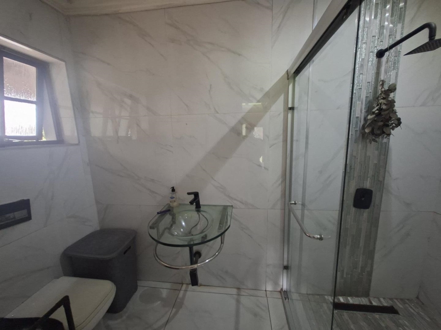 4 Bedroom Property for Sale in Buccleuch Gauteng