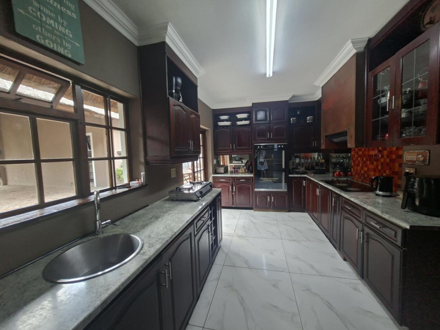 4 Bedroom Property for Sale in Buccleuch Gauteng