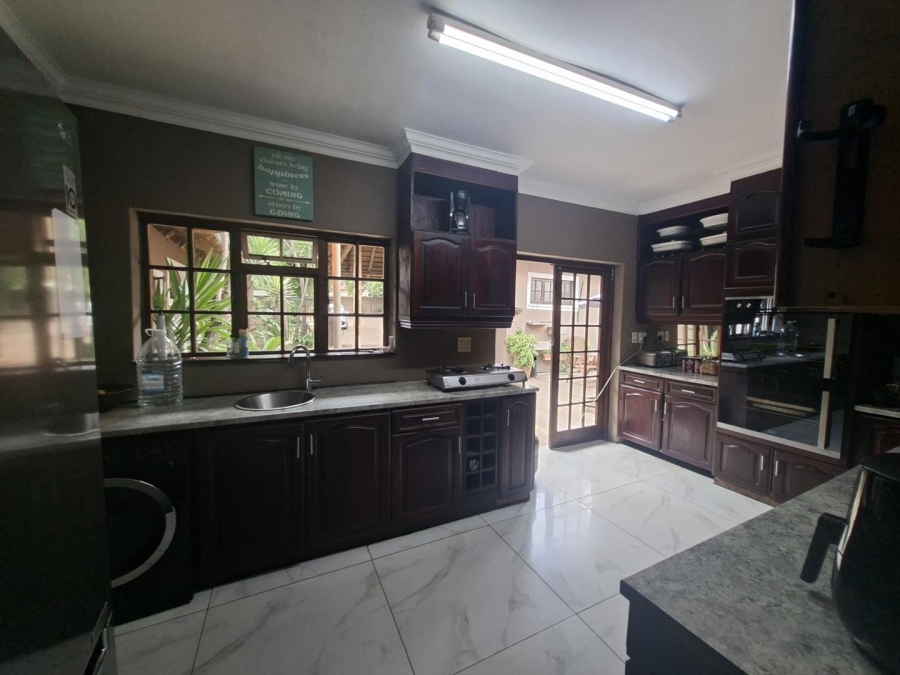4 Bedroom Property for Sale in Buccleuch Gauteng