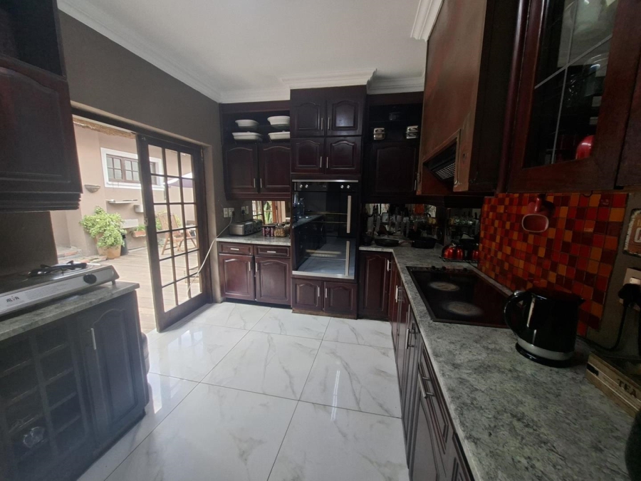 4 Bedroom Property for Sale in Buccleuch Gauteng
