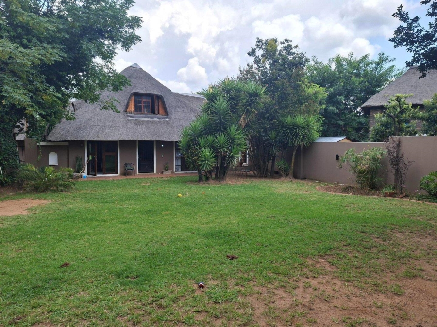 4 Bedroom Property for Sale in Buccleuch Gauteng