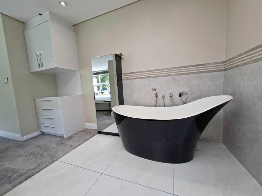 To Let 3 Bedroom Property for Rent in Hurlingham Gauteng