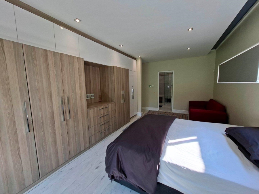 To Let 3 Bedroom Property for Rent in Hurlingham Gauteng