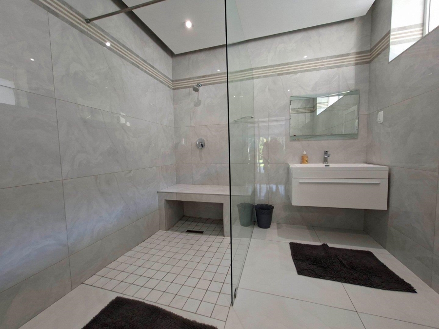 To Let 3 Bedroom Property for Rent in Hurlingham Gauteng