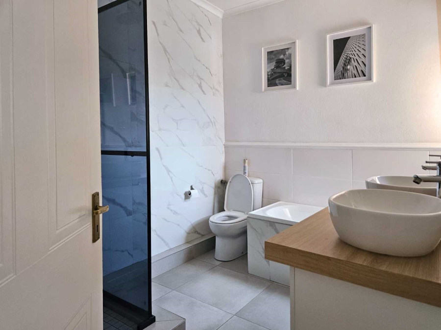 To Let 2 Bedroom Property for Rent in Bryanston Gauteng