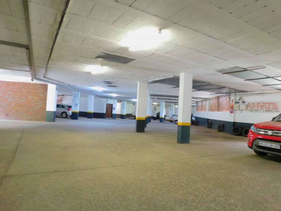 To Let 4 Bedroom Property for Rent in Illovo Gauteng