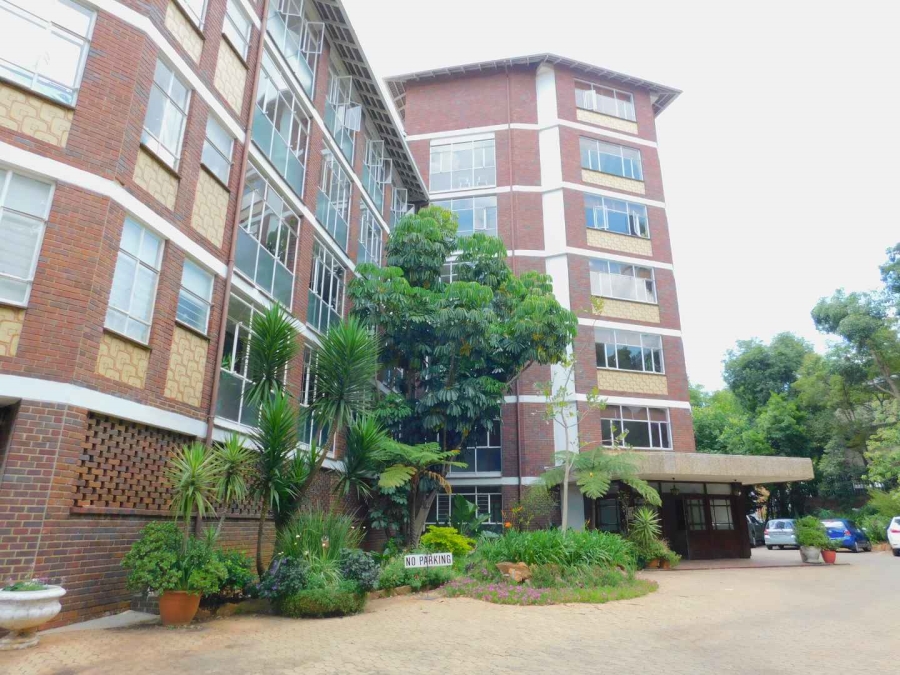 To Let 4 Bedroom Property for Rent in Illovo Gauteng