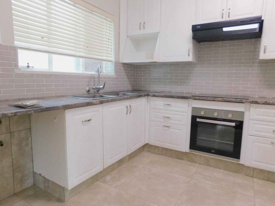 To Let 2 Bedroom Property for Rent in Sandown Gauteng