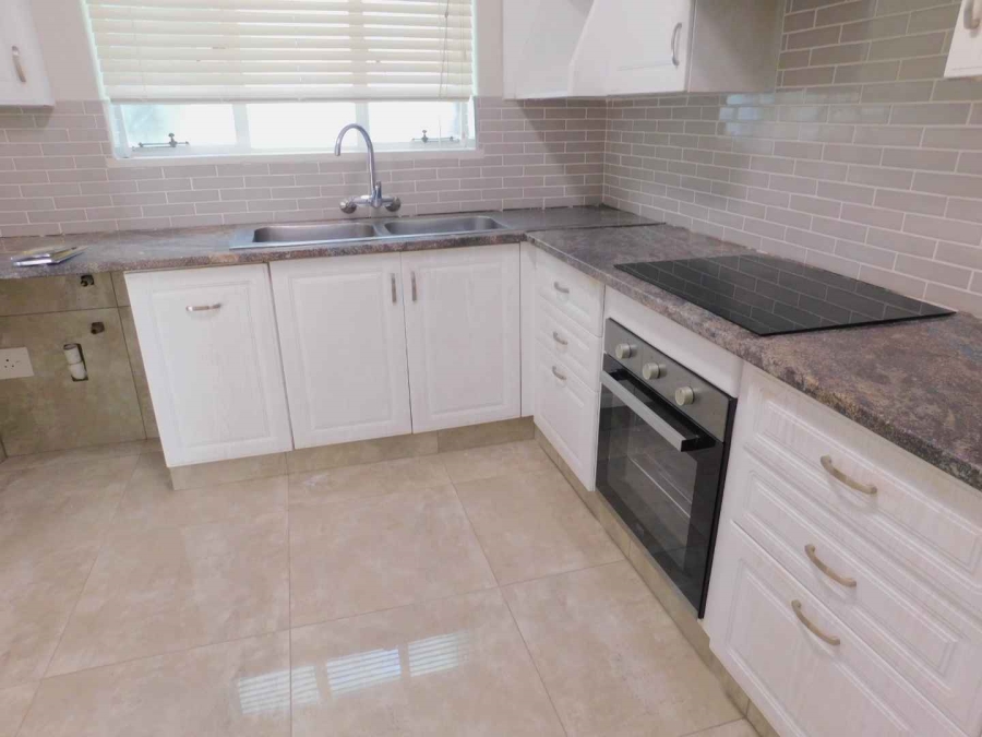 To Let 2 Bedroom Property for Rent in Sandown Gauteng