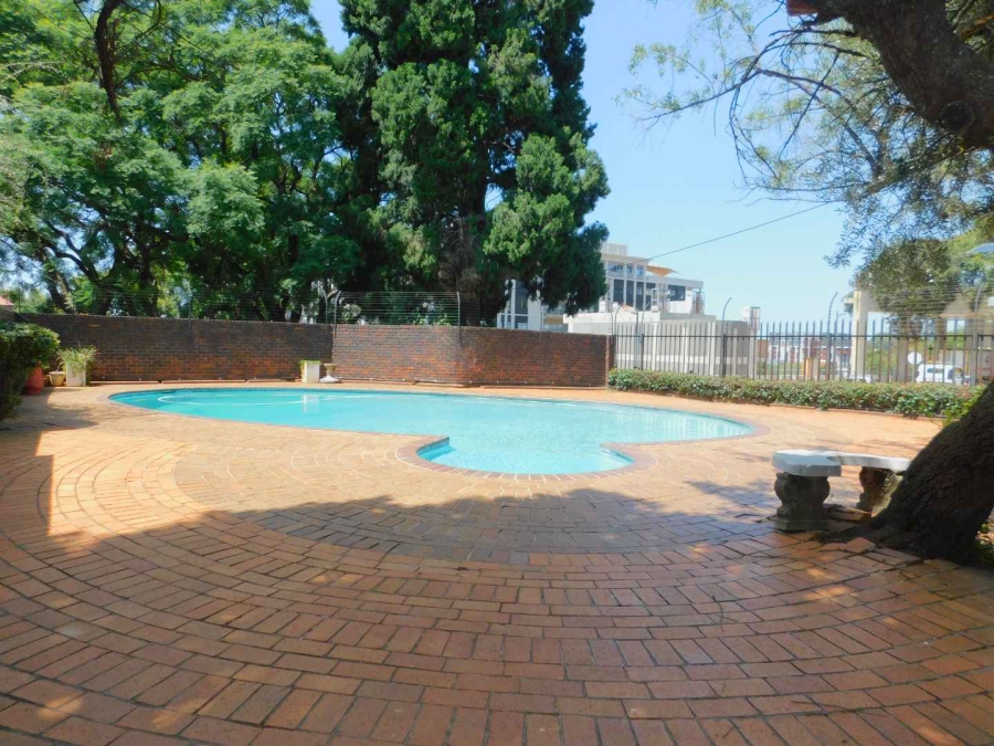 To Let 2 Bedroom Property for Rent in Sandown Gauteng