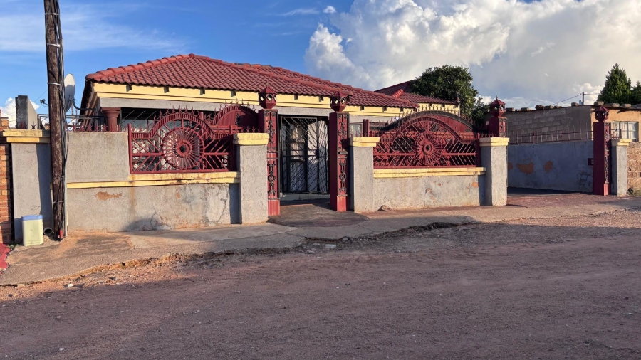 4 Bedroom Property for Sale in Soshanguve W Gauteng