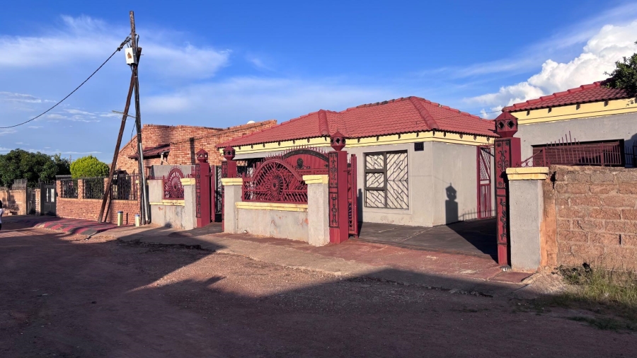 4 Bedroom Property for Sale in Soshanguve W Gauteng