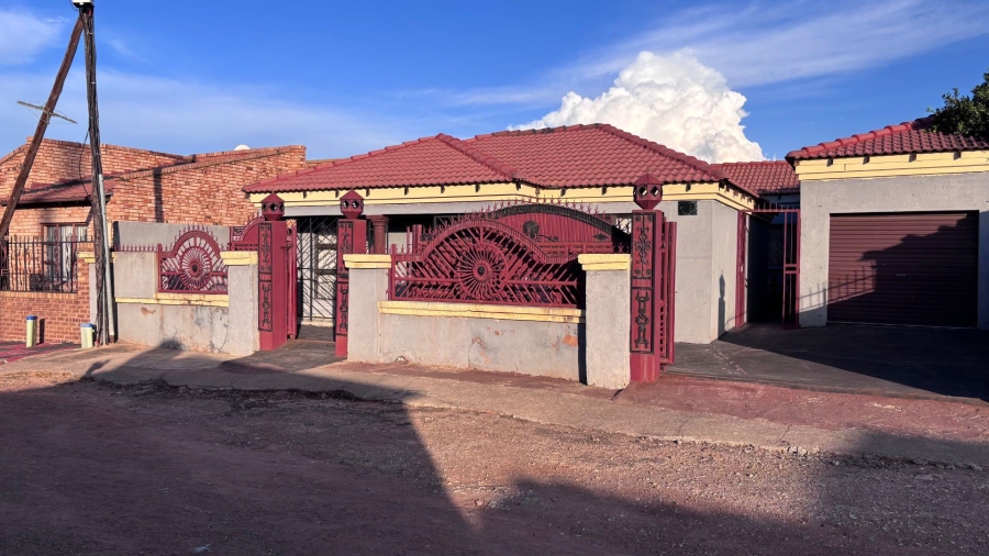 4 Bedroom Property for Sale in Soshanguve W Gauteng