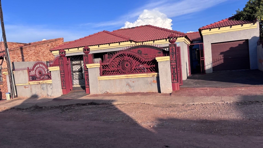 4 Bedroom Property for Sale in Soshanguve W Gauteng