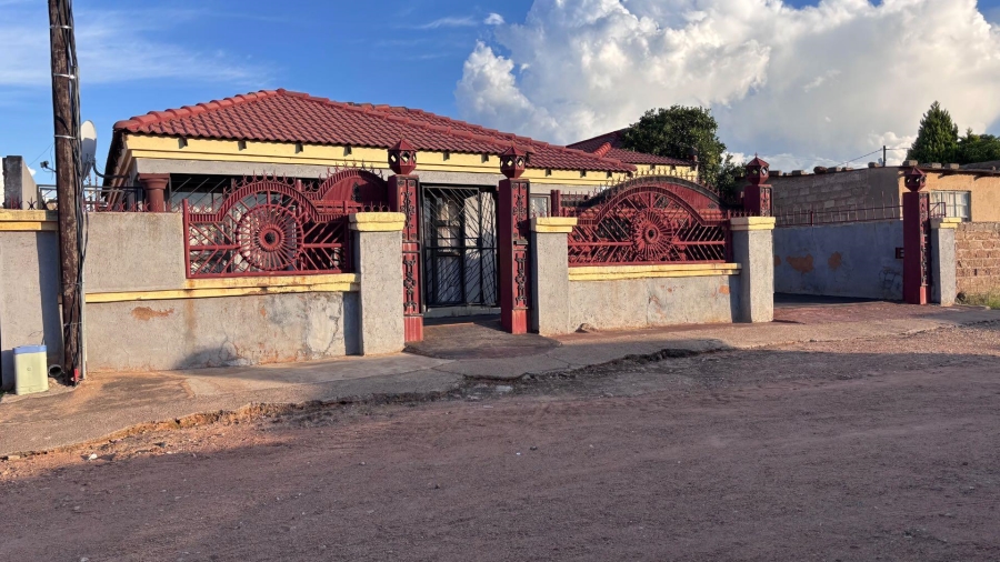 4 Bedroom Property for Sale in Soshanguve W Gauteng