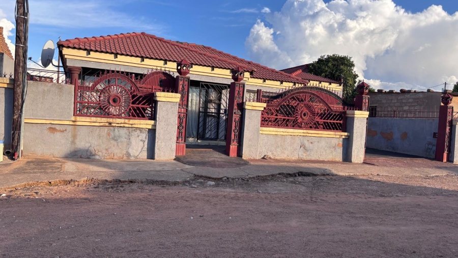 4 Bedroom Property for Sale in Soshanguve W Gauteng