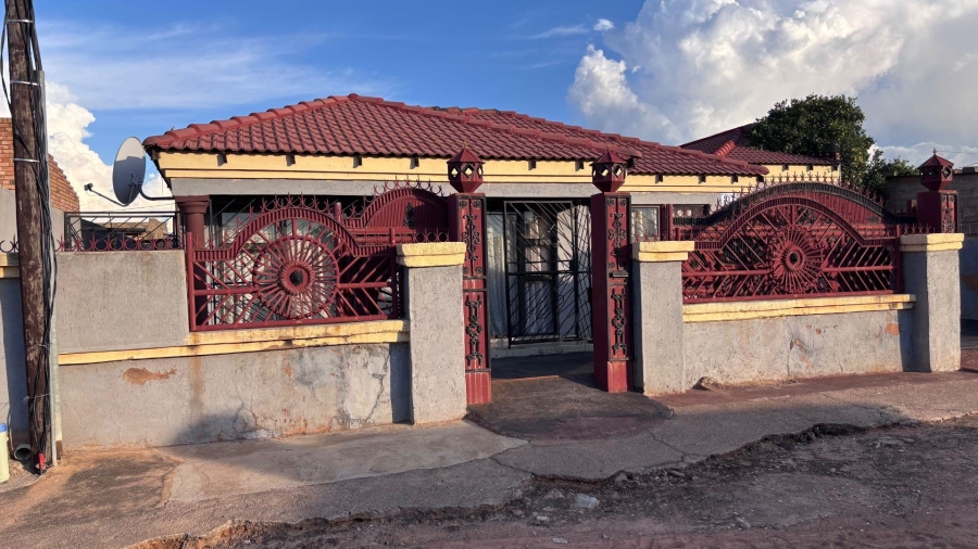 4 Bedroom Property for Sale in Soshanguve W Gauteng