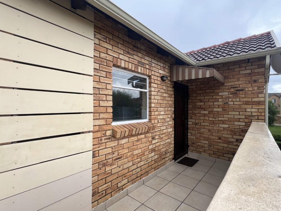 2 Bedroom Property for Sale in Honeypark Gauteng