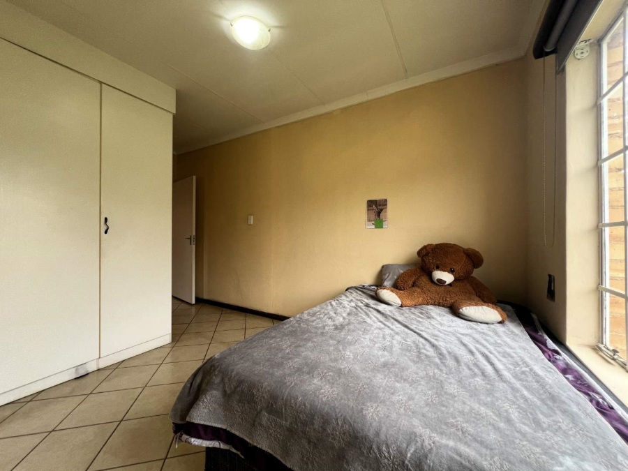2 Bedroom Property for Sale in Honeypark Gauteng