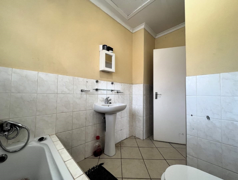 2 Bedroom Property for Sale in Honeypark Gauteng